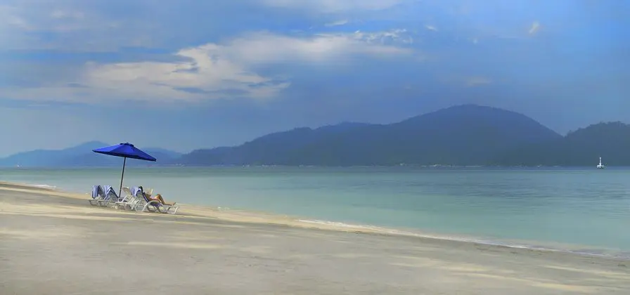 Swiss-Garden Beach Resort Damai Laut - Plaj