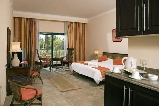 Swiss Inn Plaza - Oda