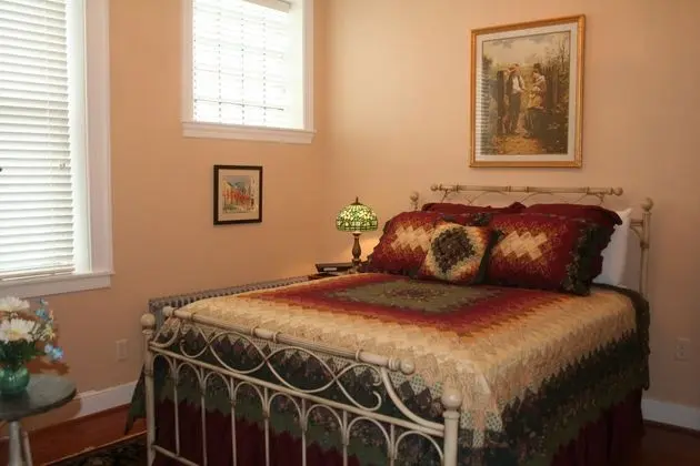 The Swope Manor Bed & Breakfast - Oda