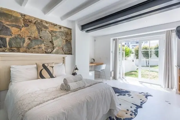 Sydney Green Point Villa