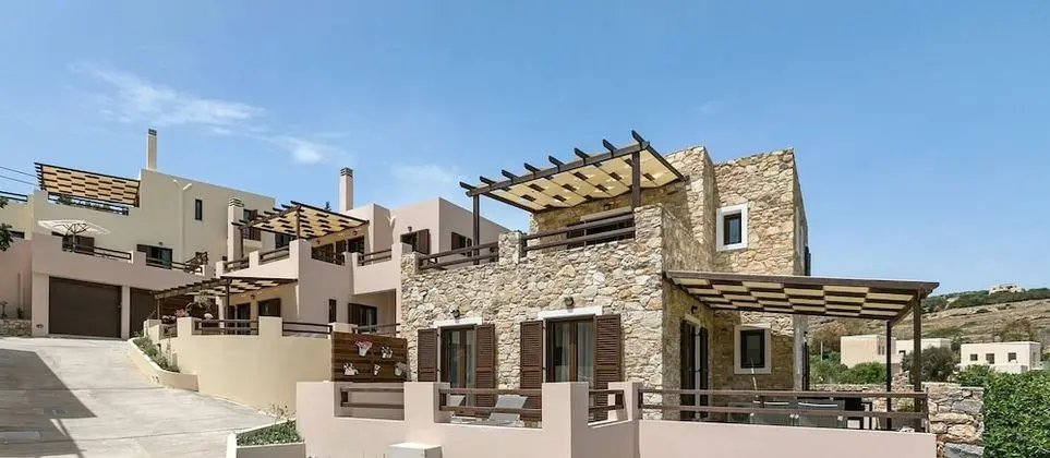 Syra Suites