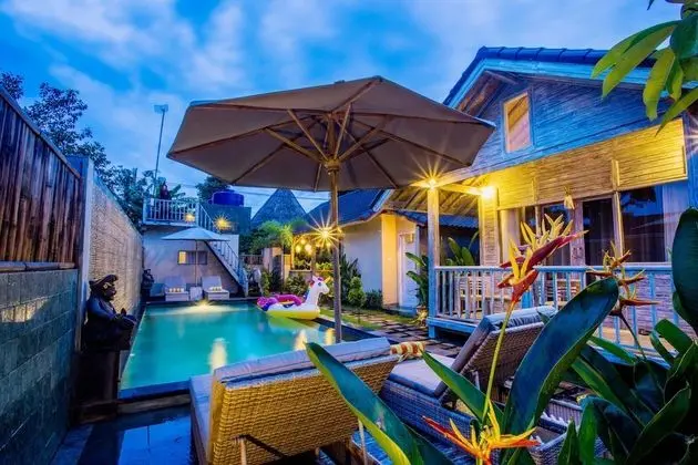 The Syron Huts Lembongan