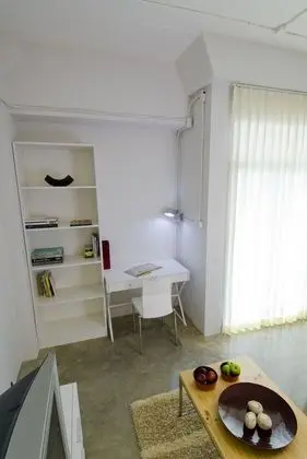 T Series Place Serviced Apartment - İç Mekan
