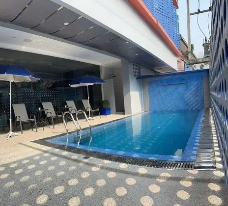 T2 Adira Pattaya - Havuz