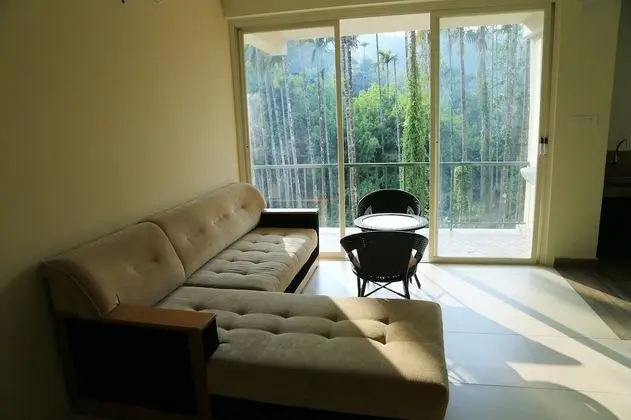 Taaza holiday hills