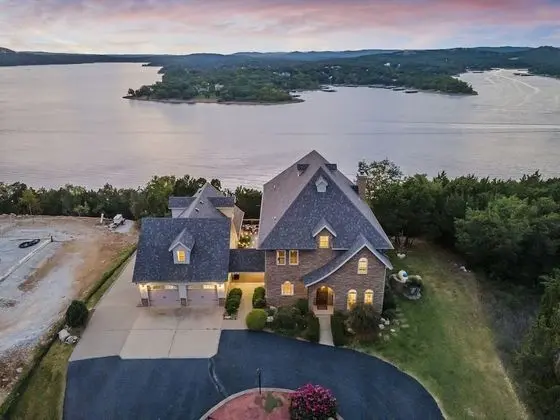 Table Rock Manor at Whitefish Bay