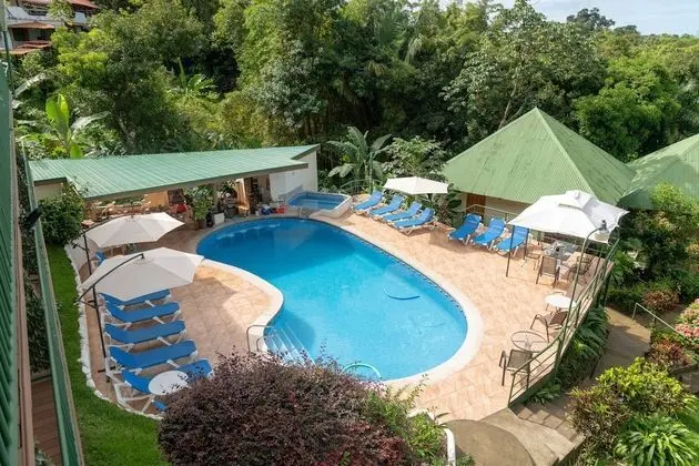 Tabulia Tree Hotel and Villas - Havuz