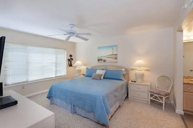 Tad's Santa Maria Harbour Resort Condo - Oda