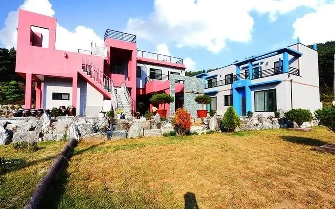 Taean JK House Pension