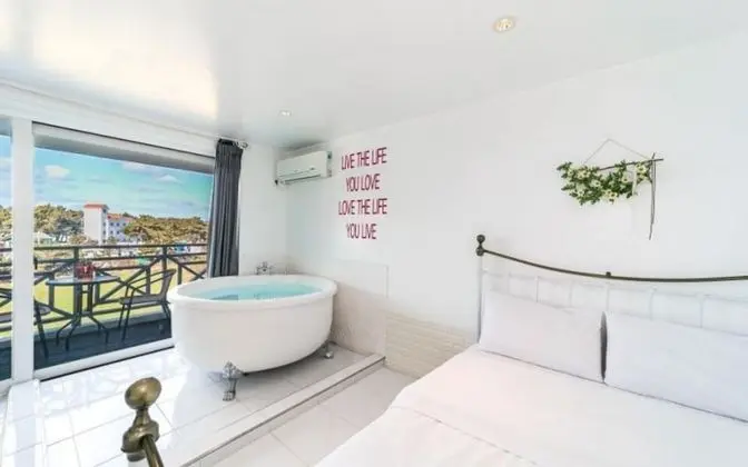 Taean Piano Spa Pension