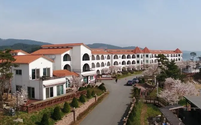 Taean Saeseom Resort Pension