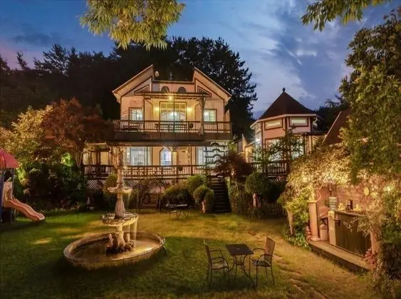 Taean Seip Clover Pension