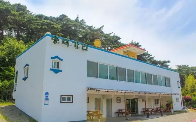 Taean Songjuk Gaheon Pension