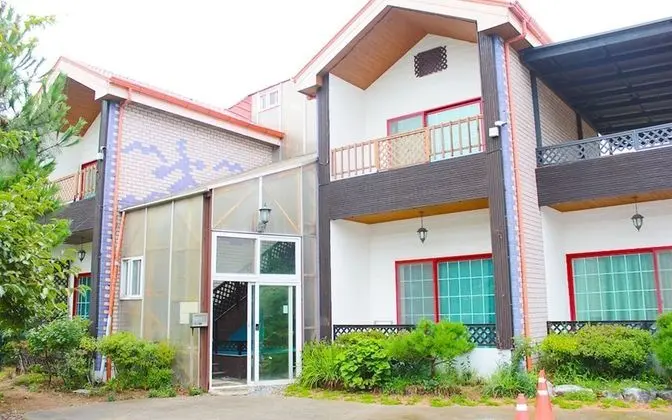 Taean Tree Pine Pension and Guest House - Dış Mekan