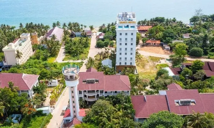 The Tahiti Beach Hotel