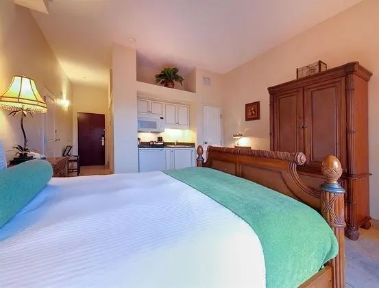 Tahitian Inn & Spa