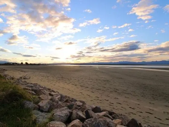 Tahuna Beach Holiday Park & Motel - Plaj