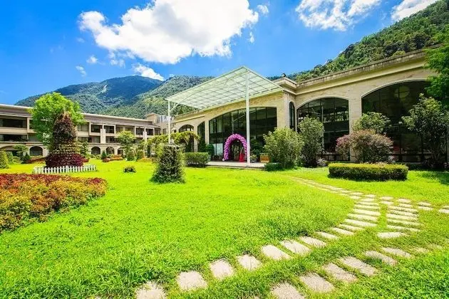 Tai Yi Red Maple Resort