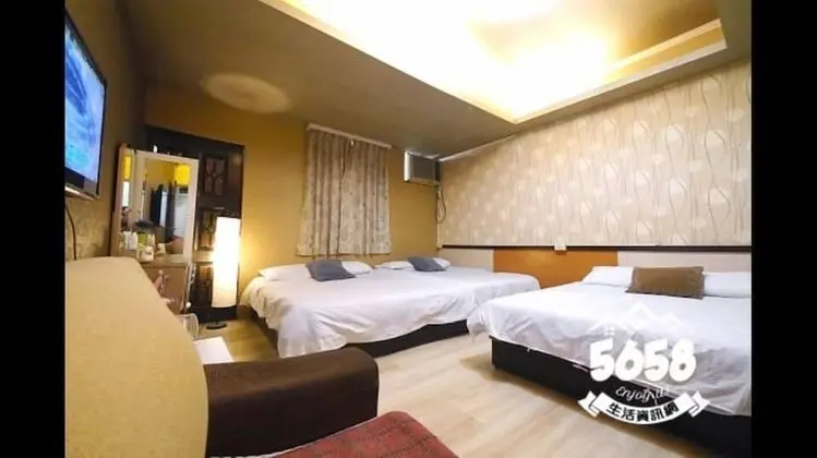 Taichung Fengjia duduhouse