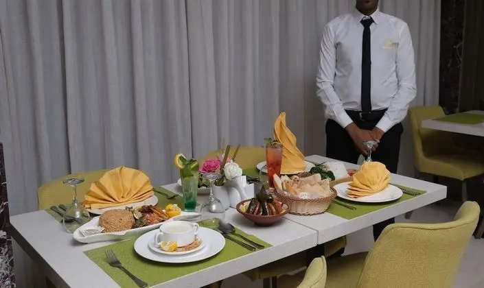 Taj Alworood Hotel - Yerinde Yemek