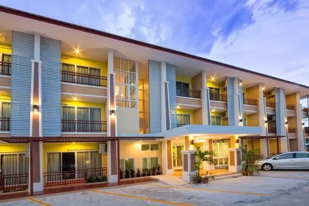 TAKANTA PLACE APARTHOTEL