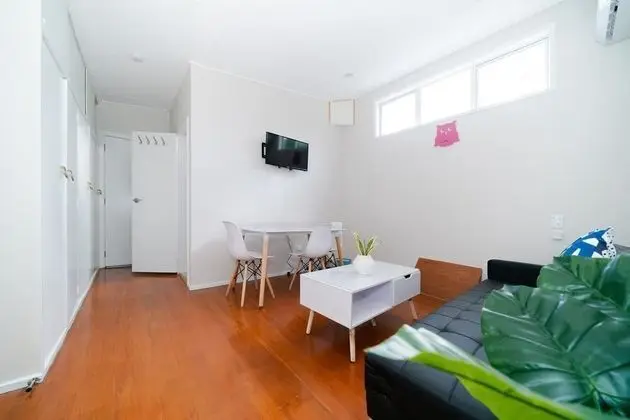 Takapuna Central Spacious & New Home - İç Mekan