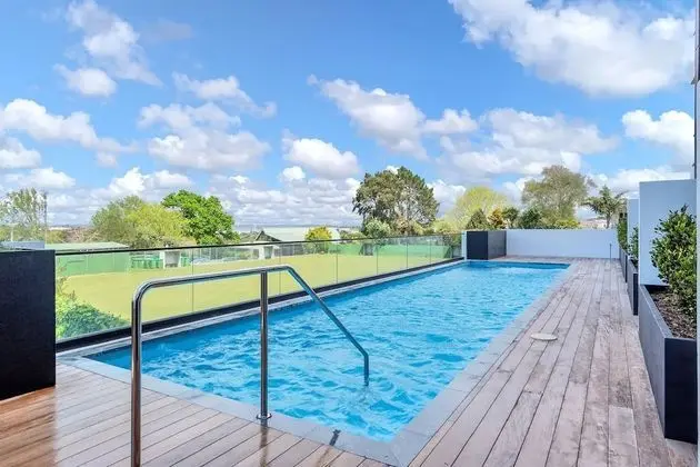 Takapuna Contemporary 2BR with Carpark - Havuz