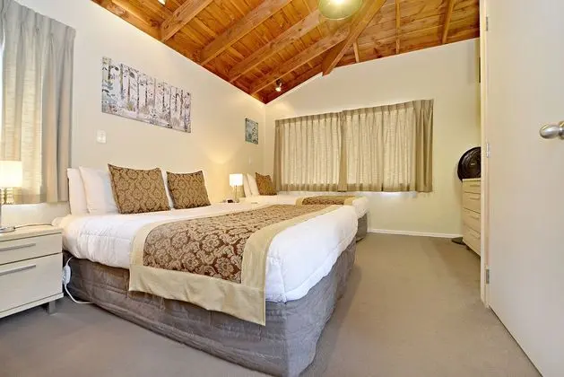 TAKAPUNA MOTOR LODGE