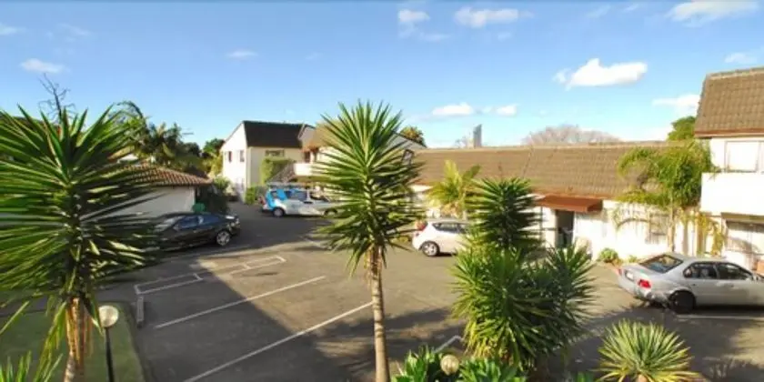 TAKAPUNA MOTOR LODGE