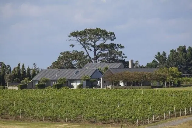 Takatu Lodge & Vineyard
