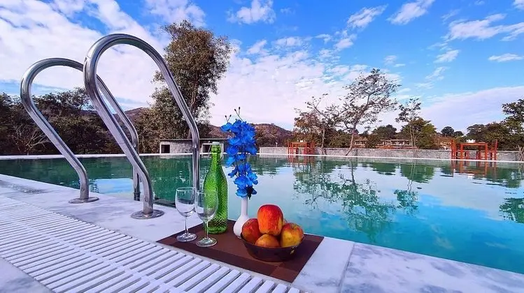 Takhat Villa by ShriGo Hotels