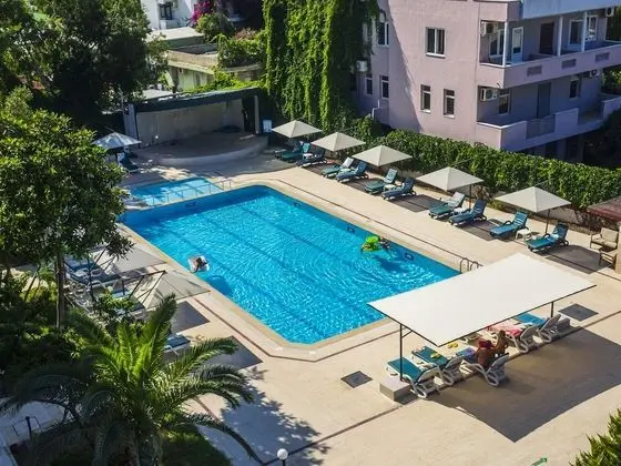 Tal Beach Hotel - Havuz