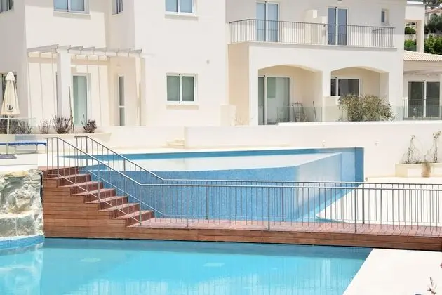Tala Luxury apartments by Raise - Havuz