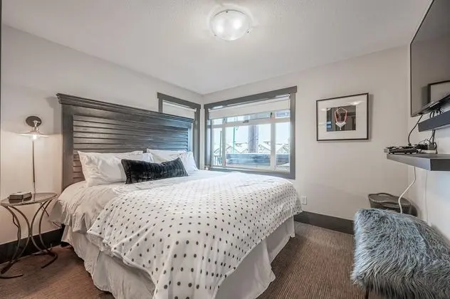 Talons Reach - Luxury 3 Bdrm W/hot Tub & Mtn View - Oda