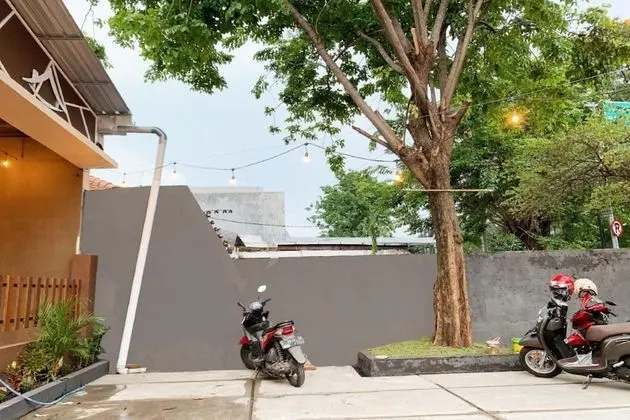 Taman Daun Tenggilis