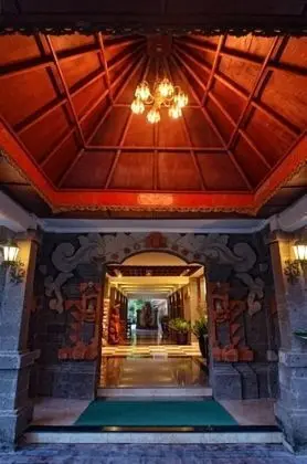 Taman Rosani Hotel - Dış Mekan