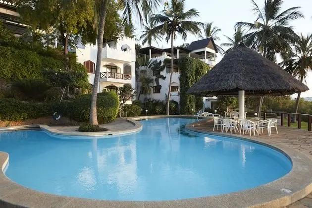 Tamarind Village Apartments - Havuz