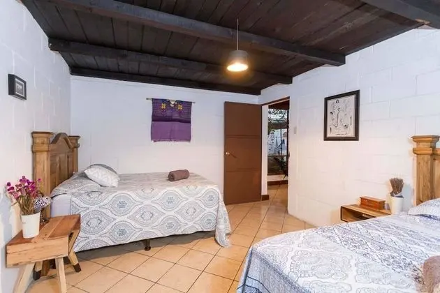 Tamarindo Guest House - Oda