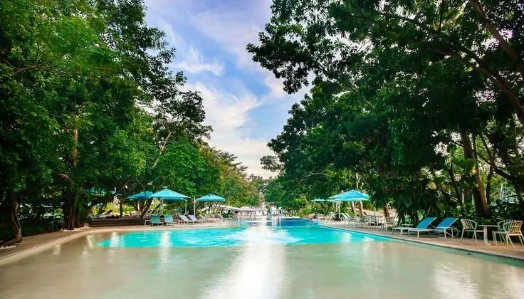 Tambuli Seaside Resort and Spa - Havuz