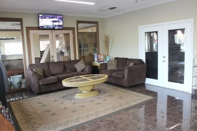 Tampa Inn - Near Busch Gardens - Lobi