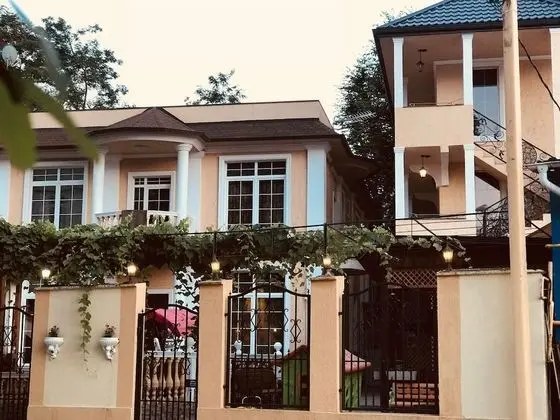 Tamriko Guest House