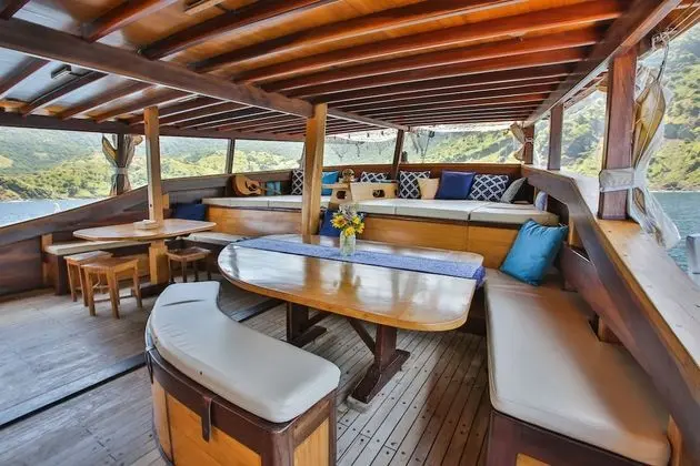 Tanaka Liveaboard - Lobi