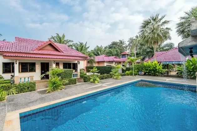 Tananza Resort and Homestay Phuket - Havuz