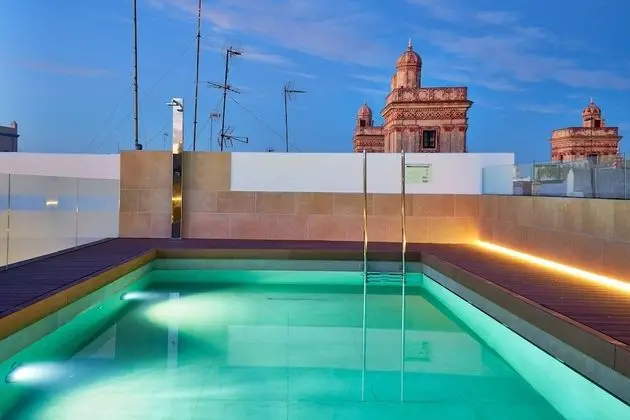 Tandem Torres De Cádiz Suites - Havuz