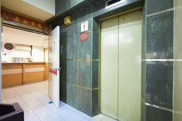 Tang City Hotel - Lobi