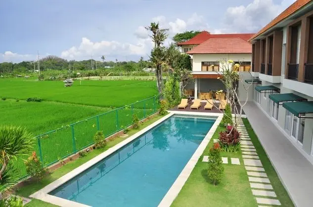 Villa Tangtu Beach Inn - Havuz