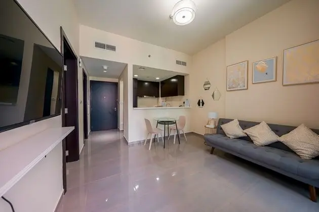 Tanin - Apartment Amidst Lively Area With Pool and Balcony - İç Mekan