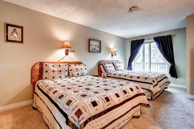 Tannenbaum Condominiums by Ski Country Resorts