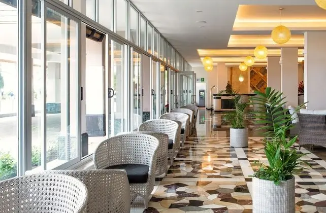 Tanoa International Dateline Hotel - Lobi