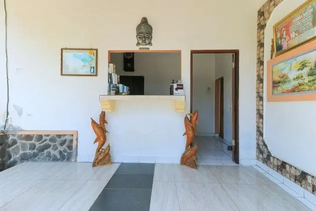 Hotel Tara Bar & Resto Air Sanih - Lobi